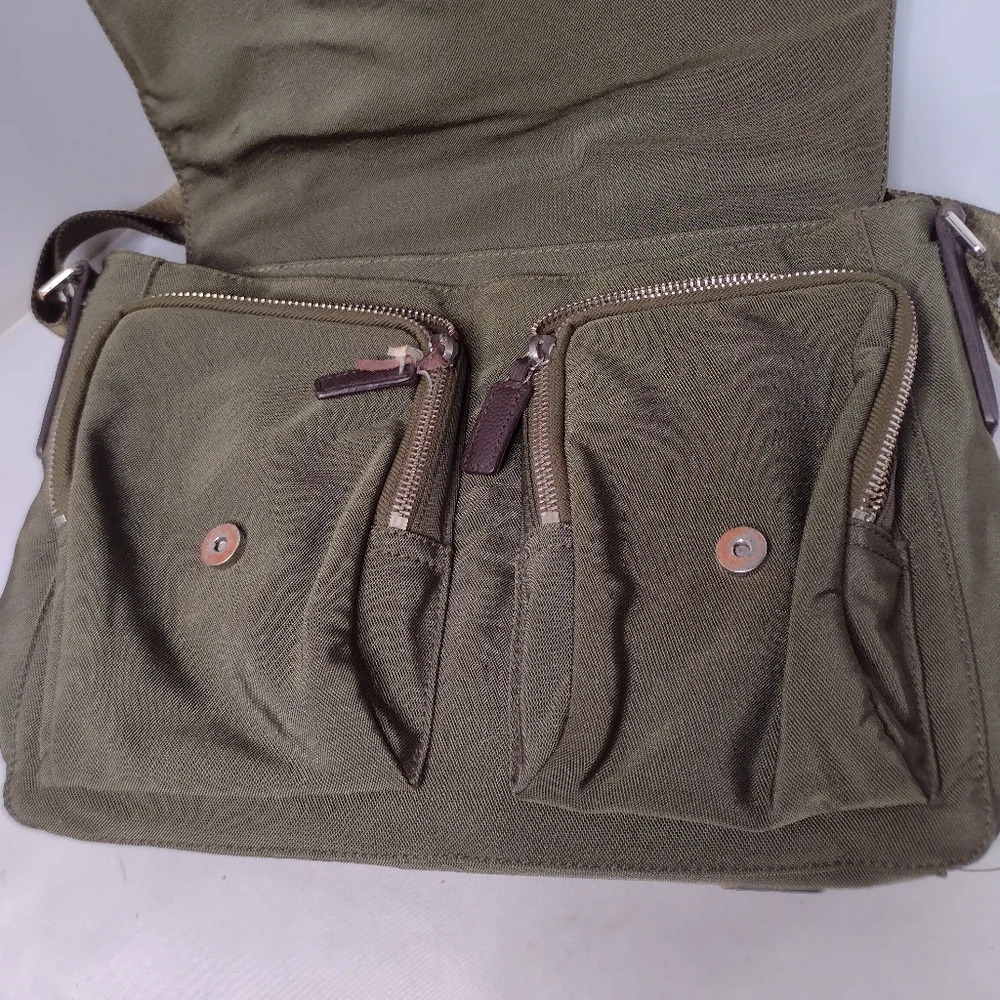 Banana Republic Olive Nylon Messenger Bag Crossbody Laptop Nylon Leather A19